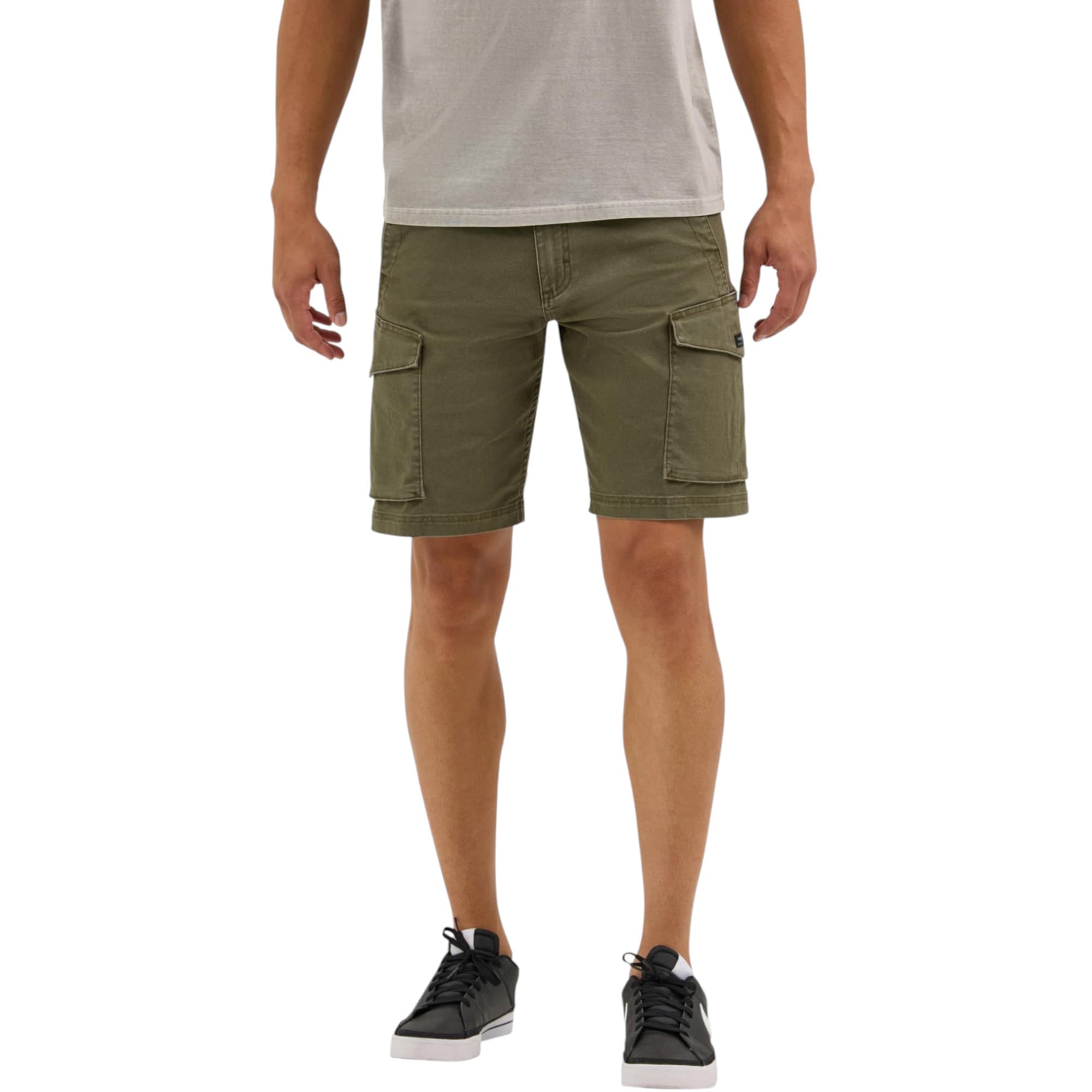 Wrangler mens olive cargo shorts front view